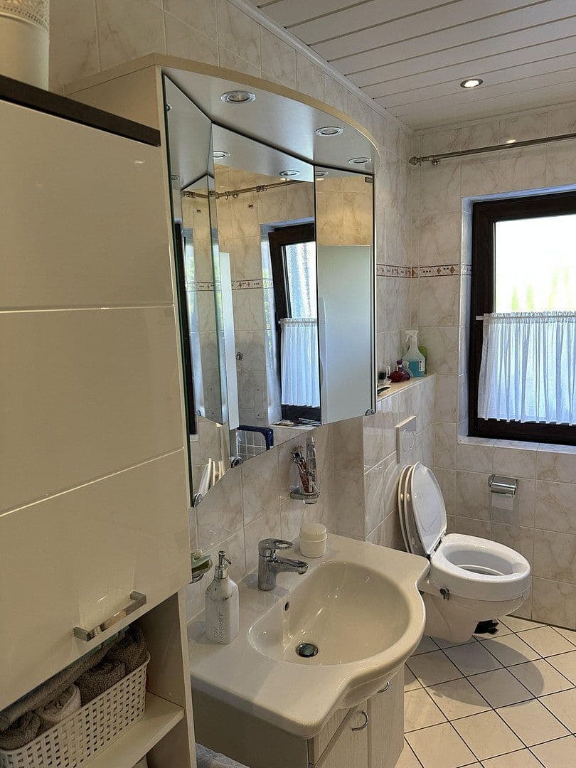 Predaj domu 270 m², pozemek 271 m², Ringstraße 89, Bendorf, Porýnie-Falcko Predaj domu 270 m², pozemek 271 m², Ringstraße 89, Bendorf, Porýnie-Falcko