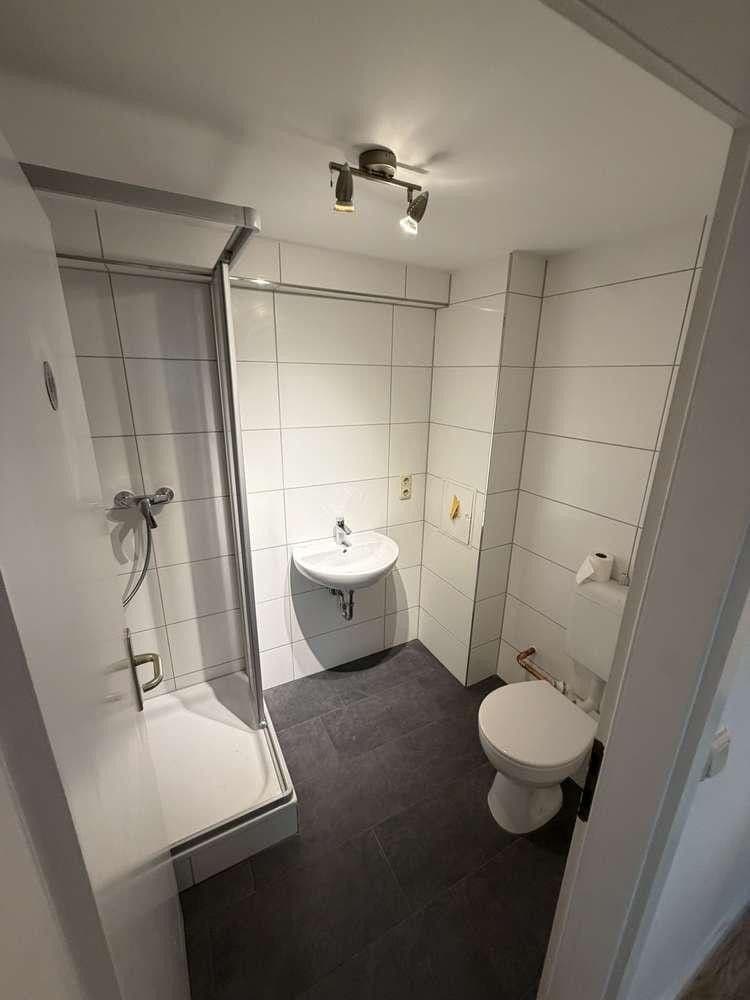 Prenájom bytu 5-izbový 89 m², Dönhoffstraße 7, Berlin, Berlín Prenájom bytu 5-izbový 89 m², Dönhoffstraße 7, Berlin, Berlín