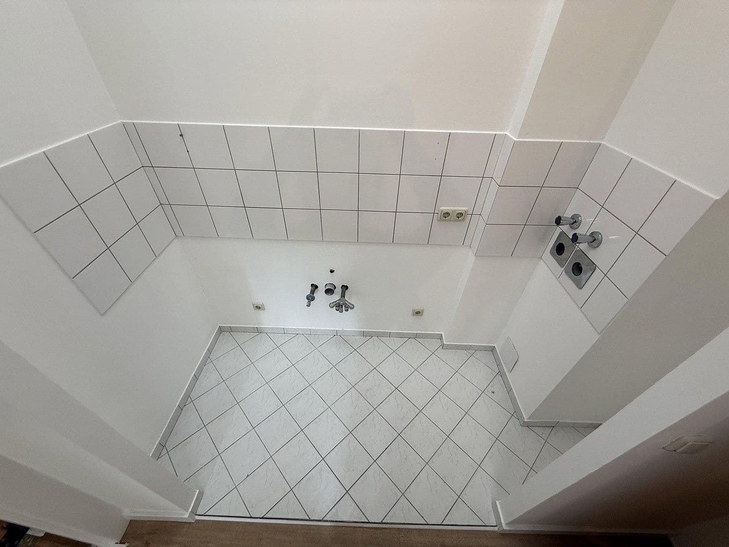 Prenájom bytu 5-izbový 89 m², Dönhoffstraße 7, Berlin, Berlín Prenájom bytu 5-izbový 89 m², Dönhoffstraße 7, Berlin, Berlín