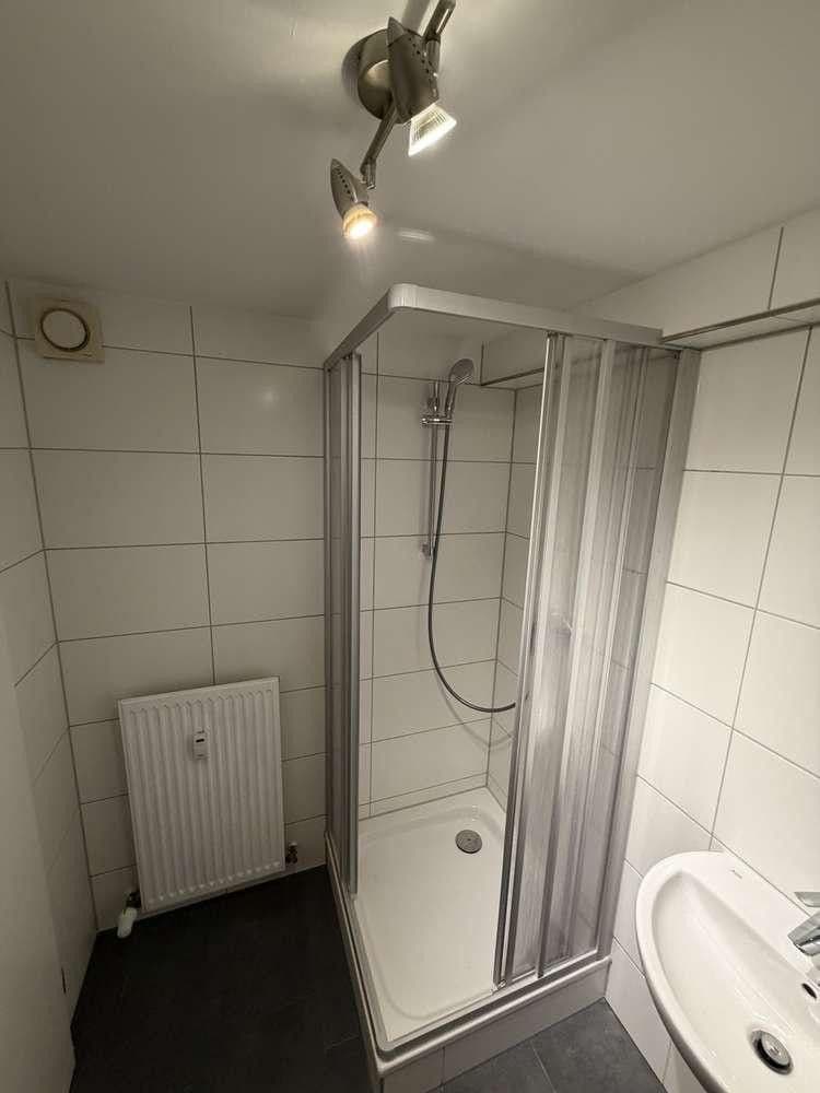 Prenájom bytu 5-izbový 89 m², Dönhoffstraße 7, Berlin, Berlín Prenájom bytu 5-izbový 89 m², Dönhoffstraße 7, Berlin, Berlín