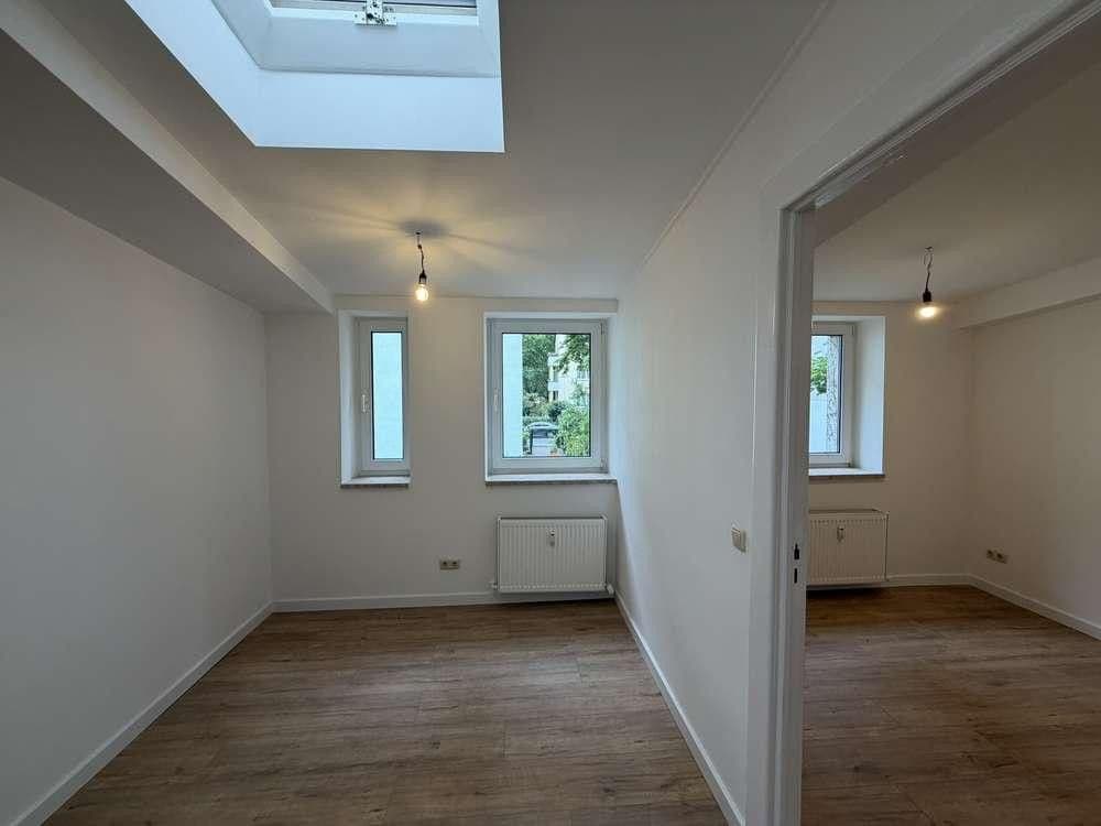 Prenájom bytu 5-izbový 89 m², Dönhoffstraße 7, Berlin, Berlín Prenájom bytu 5-izbový 89 m², Dönhoffstraße 7, Berlin, Berlín