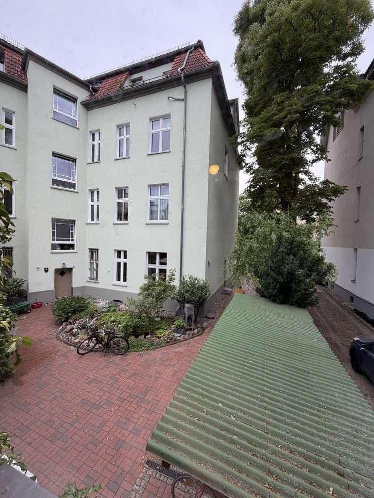 Prenájom bytu 5-izbový 89 m², Dönhoffstraße 7, Berlin, Berlín Prenájom bytu 5-izbový 89 m², Dönhoffstraße 7, Berlin, Berlín
