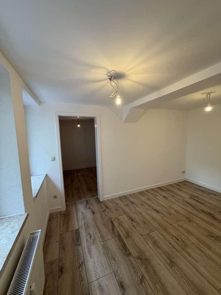 Prenájom bytu 5-izbový 89 m², Dönhoffstraße 7, Berlin, Berlín Prenájom bytu 5-izbový 89 m², Dönhoffstraße 7, Berlin, Berlín