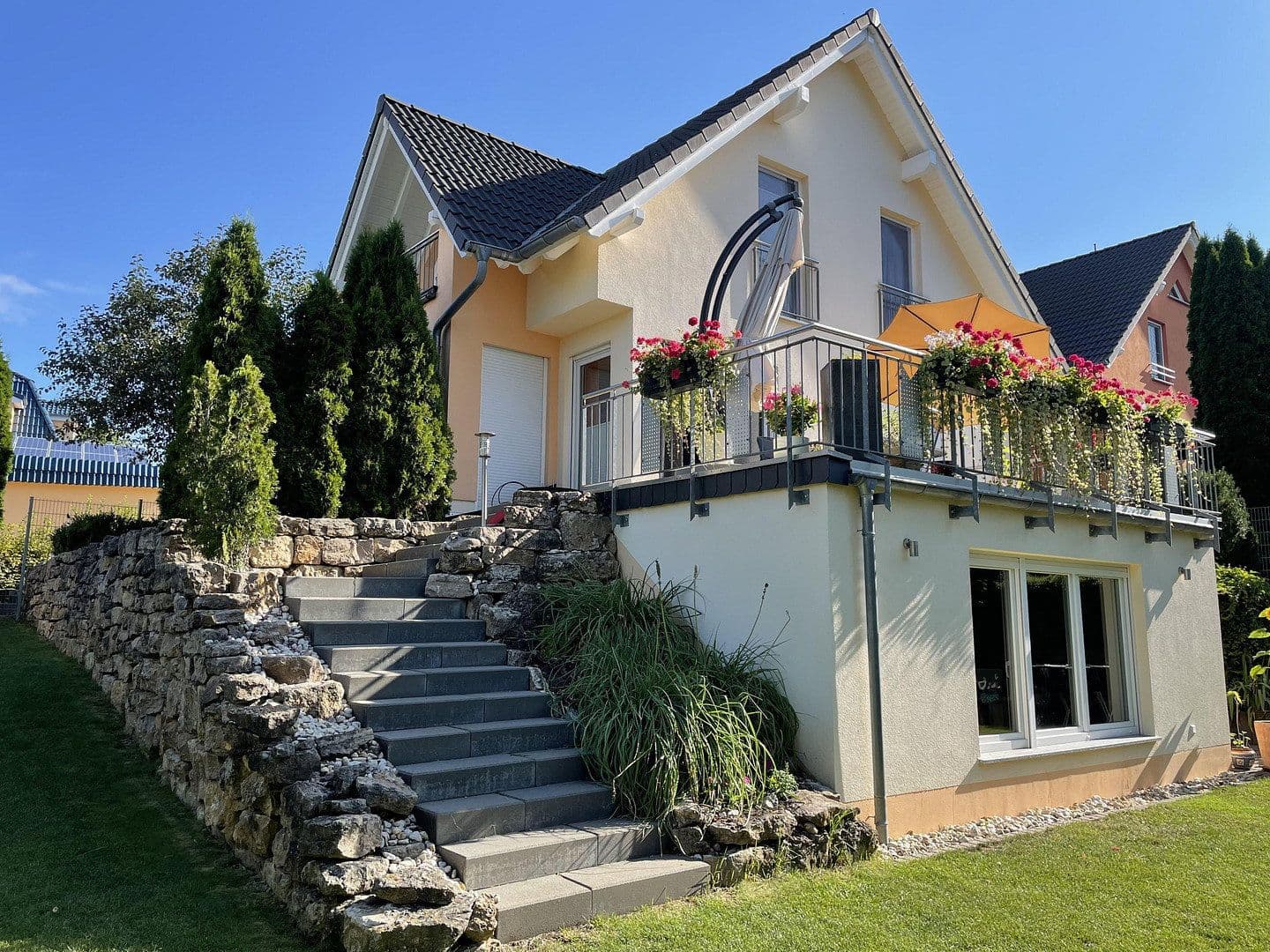 Predaj domu 130 m², pozemek 556 m², Arnstadt, Durínsko Predaj domu 130 m², pozemek 556 m², Arnstadt, Durínsko