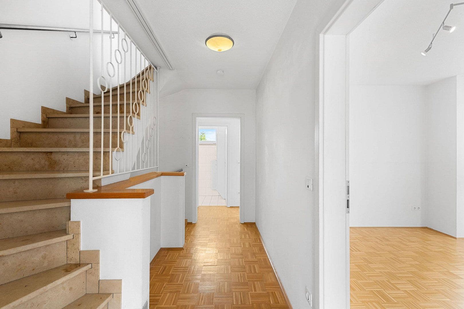 Predaj domu 140 m², pozemek 194 m², Regensburg, Bavorsko Predaj domu 140 m², pozemek 194 m², Regensburg, Bavorsko