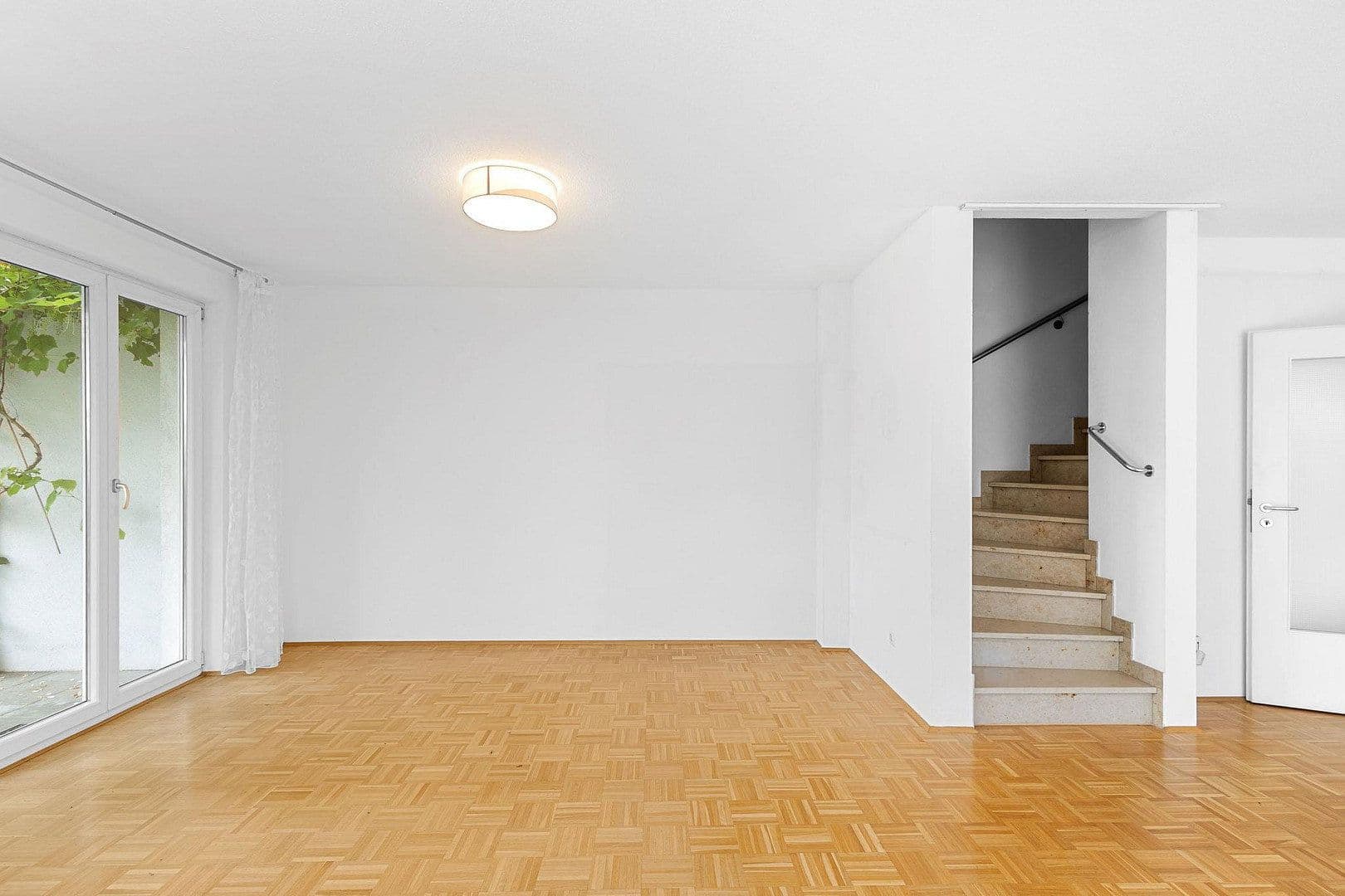 Predaj domu 140 m², pozemek 194 m², Regensburg, Bavorsko Predaj domu 140 m², pozemek 194 m², Regensburg, Bavorsko