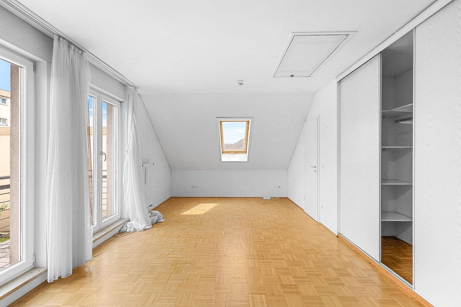 Predaj domu 140 m², pozemek 194 m², Regensburg, Bavorsko Predaj domu 140 m², pozemek 194 m², Regensburg, Bavorsko