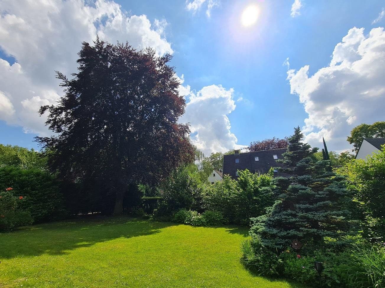 Predaj domu 220 m², pozemek 1.225 m², Fährstr. 3, Duisburg, Severné Porýnie - Westfálsko Predaj domu 220 m², pozemek 1.225 m², Fährstr. 3, Duisburg, Severné Porýnie - Westfálsko