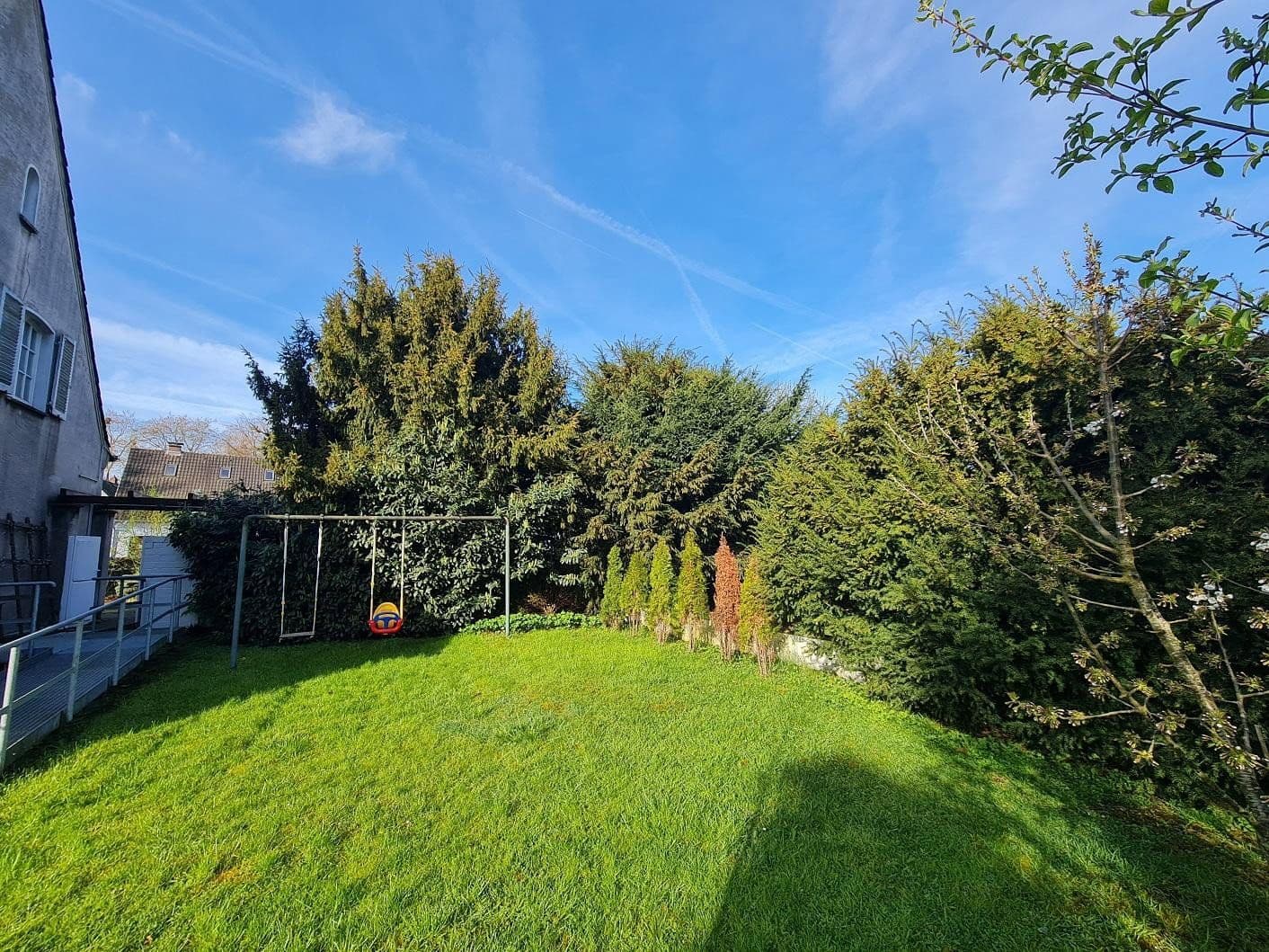 Predaj domu 220 m², pozemek 1.225 m², Fährstr. 3, Duisburg, Severné Porýnie - Westfálsko Predaj domu 220 m², pozemek 1.225 m², Fährstr. 3, Duisburg, Severné Porýnie - Westfálsko