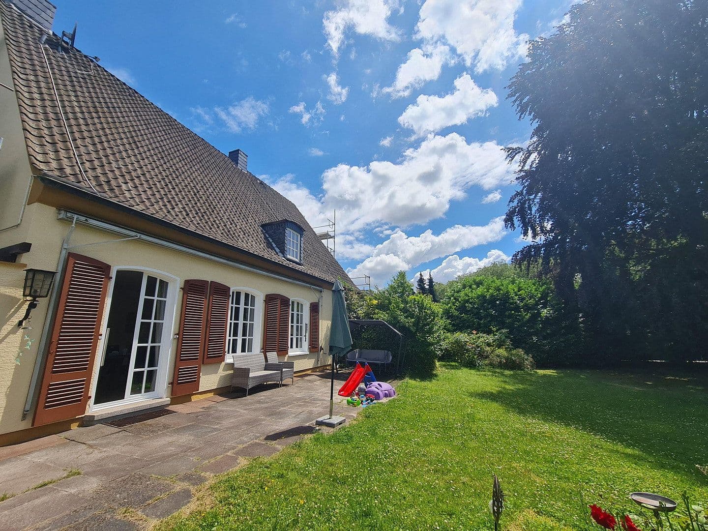 Predaj domu 220 m², pozemek 1.225 m², Fährstr. 3, Duisburg, Severné Porýnie - Westfálsko Predaj domu 220 m², pozemek 1.225 m², Fährstr. 3, Duisburg, Severné Porýnie - Westfálsko