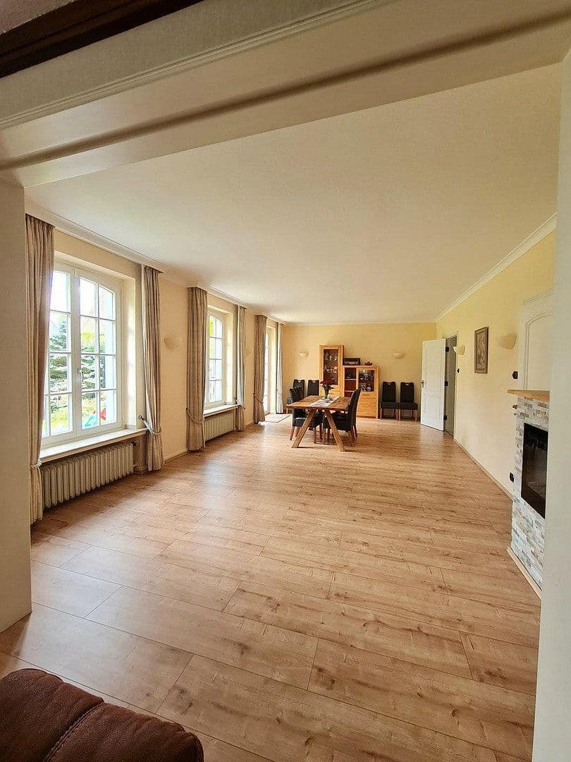 Predaj domu 220 m², pozemek 1.225 m², Fährstr. 3, Duisburg, Severné Porýnie - Westfálsko Predaj domu 220 m², pozemek 1.225 m², Fährstr. 3, Duisburg, Severné Porýnie - Westfálsko