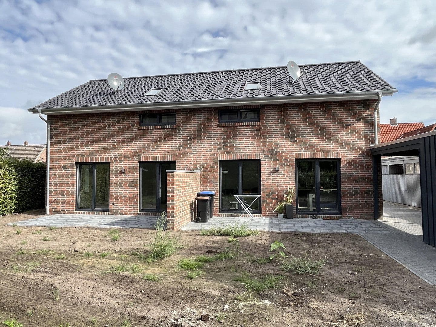 Predaj domu 94 m², pozemek 300 m², Edewecht, Dolné Sasko Predaj domu 94 m², pozemek 300 m², Edewecht, Dolné Sasko