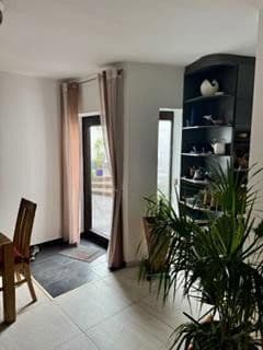 Predaj domu 148 m², pozemek 365 m², Koblenz, Porýnie-Falcko Predaj domu 148 m², pozemek 365 m², Koblenz, Porýnie-Falcko