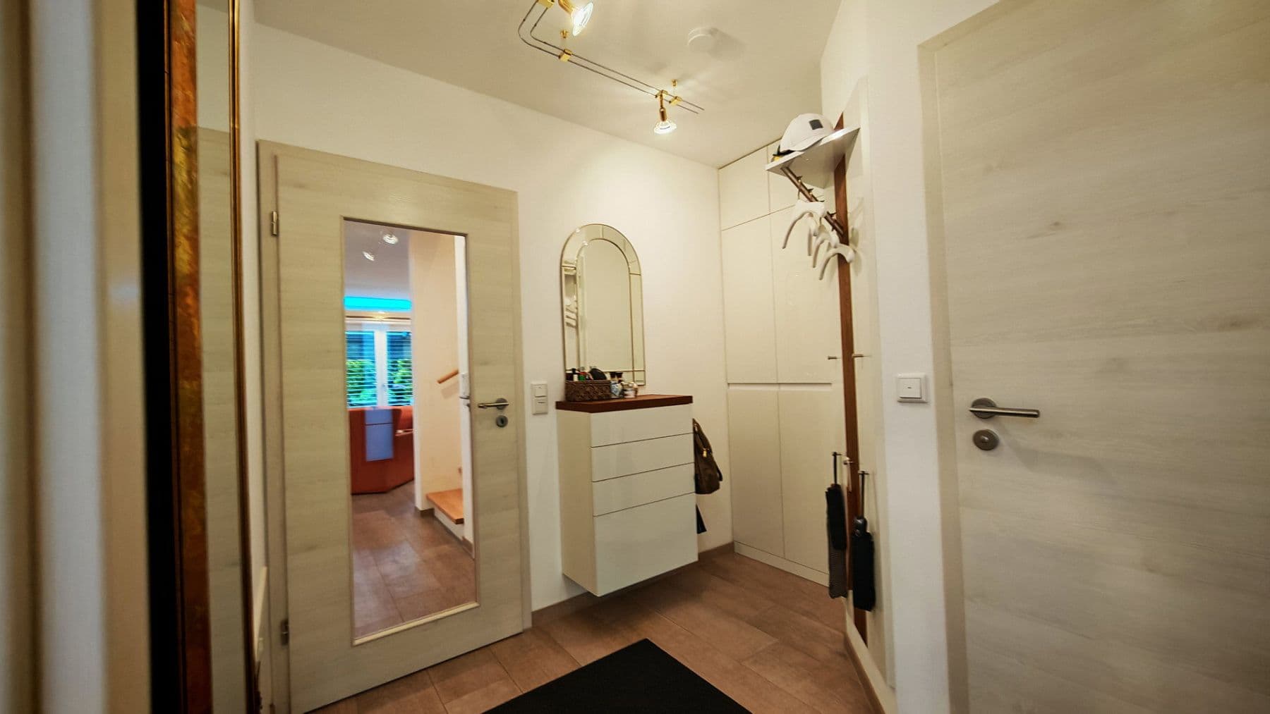 Predaj domu 125 m², pozemek 180 m², Altdorf bei Nürnberg, Bavorsko Predaj domu 125 m², pozemek 180 m², Altdorf bei Nürnberg, Bavorsko