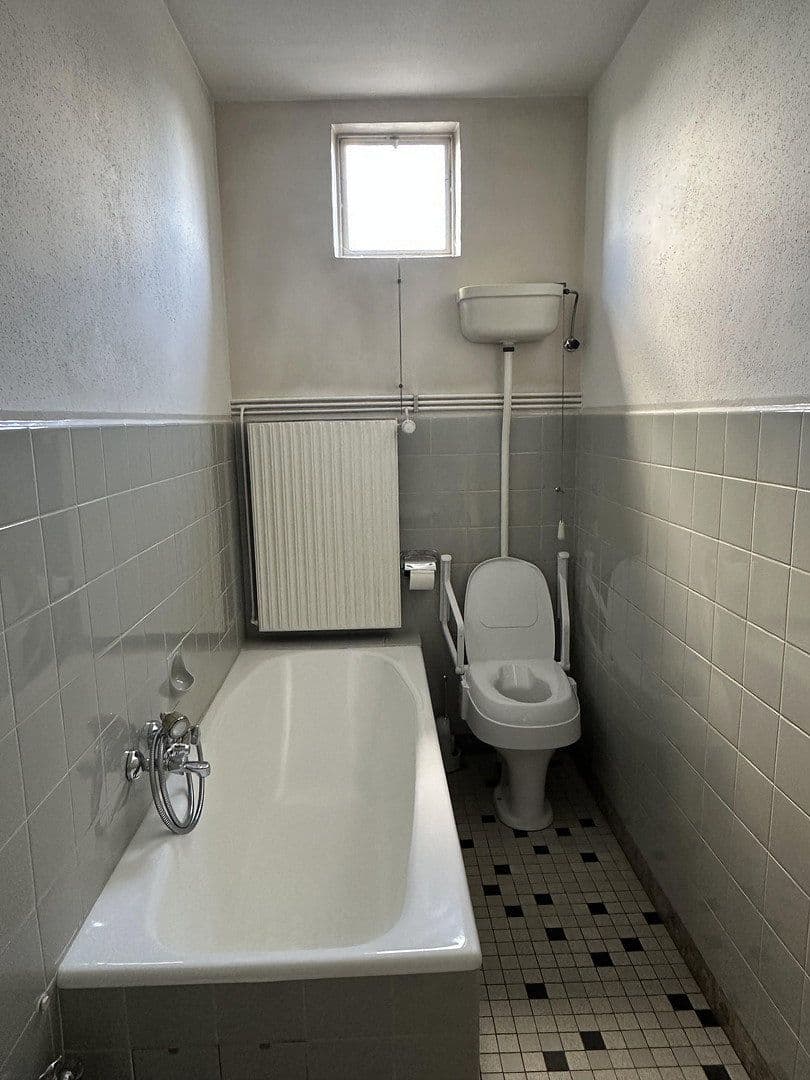 Predaj domu 90 m², pozemek 1.173 m², Friedhofstraße 4, Schacht-Audorf, Šlezvicko-Holštajnsko Predaj domu 90 m², pozemek 1.173 m², Friedhofstraße 4, Schacht-Audorf, Šlezvicko-Holštajnsko