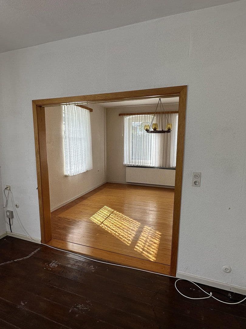 Predaj domu 90 m², pozemek 1.173 m², Friedhofstraße 4, Schacht-Audorf, Šlezvicko-Holštajnsko Predaj domu 90 m², pozemek 1.173 m², Friedhofstraße 4, Schacht-Audorf, Šlezvicko-Holštajnsko