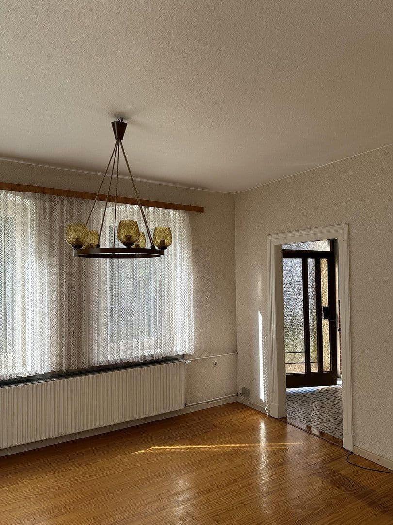 Predaj domu 90 m², pozemek 1.173 m², Friedhofstraße 4, Schacht-Audorf, Šlezvicko-Holštajnsko Predaj domu 90 m², pozemek 1.173 m², Friedhofstraße 4, Schacht-Audorf, Šlezvicko-Holštajnsko