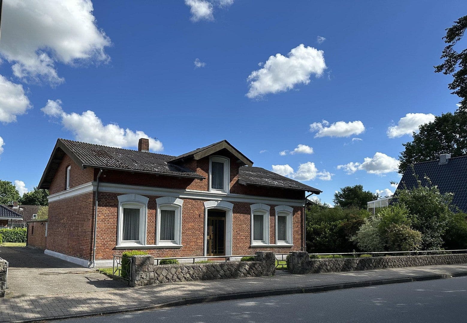 Predaj domu 90 m², pozemek 1.173 m², Friedhofstraße 4, Schacht-Audorf, Šlezvicko-Holštajnsko Predaj domu 90 m², pozemek 1.173 m², Friedhofstraße 4, Schacht-Audorf, Šlezvicko-Holštajnsko