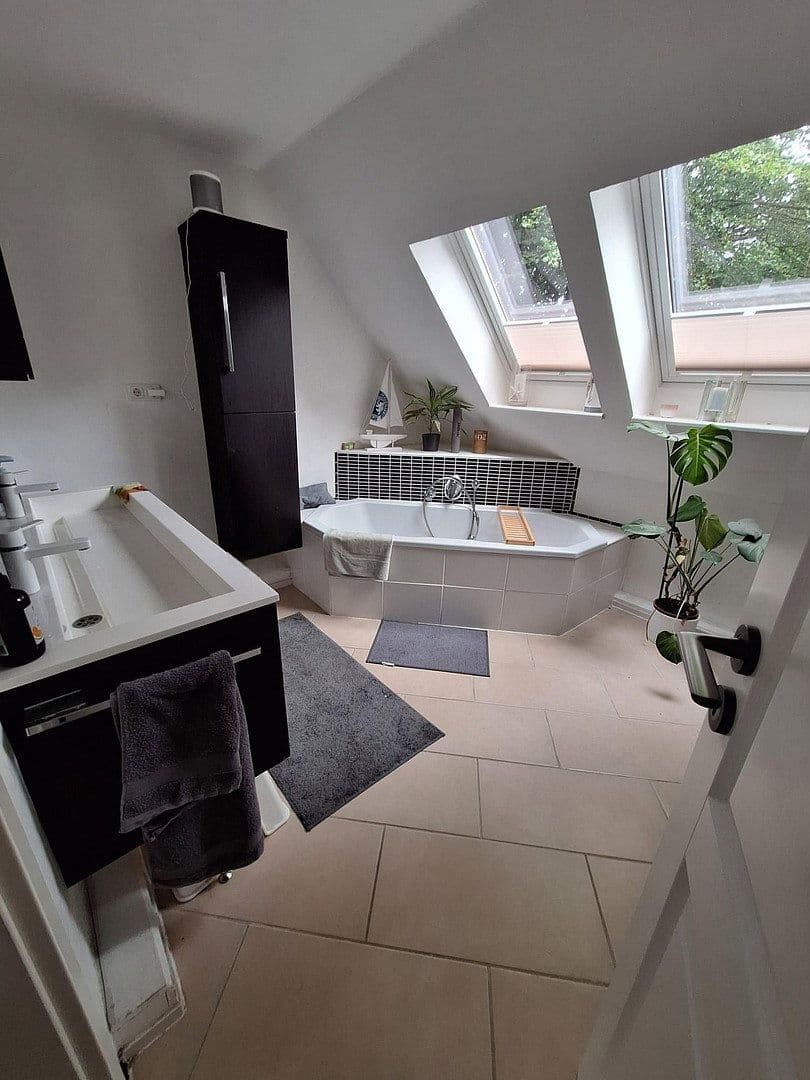 Predaj domu 106 m², pozemek 455 m², Saseler Straße 185, Hamburg, Hamburg Predaj domu 106 m², pozemek 455 m², Saseler Straße 185, Hamburg, Hamburg