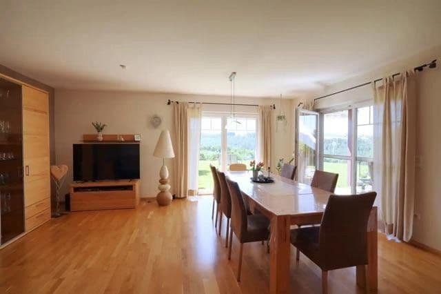 Predaj domu 146 m², pozemek 2.000 m², Rascheid, Porýnie-Falcko Predaj domu 146 m², pozemek 2.000 m², Rascheid, Porýnie-Falcko