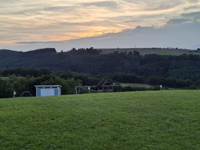 Predaj domu 146 m², pozemek 2.000 m², Rascheid, Porýnie-Falcko Predaj domu 146 m², pozemek 2.000 m², Rascheid, Porýnie-Falcko