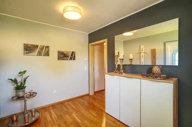 Predaj domu 146 m², pozemek 2.000 m², Rascheid, Porýnie-Falcko Predaj domu 146 m², pozemek 2.000 m², Rascheid, Porýnie-Falcko