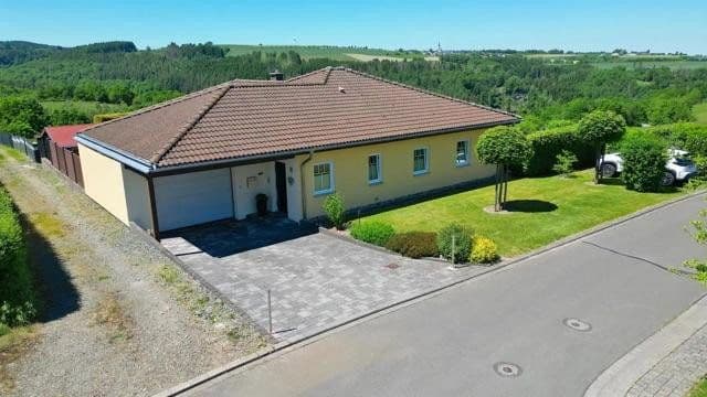Predaj domu 146 m², pozemek 2.000 m², Rascheid, Porýnie-Falcko Predaj domu 146 m², pozemek 2.000 m², Rascheid, Porýnie-Falcko