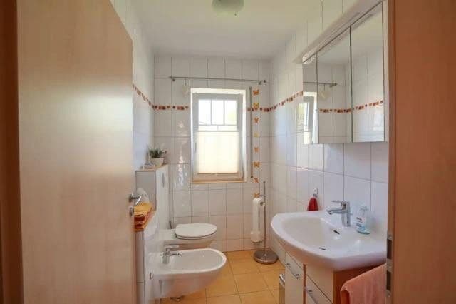 Predaj domu 146 m², pozemek 2.000 m², Rascheid, Porýnie-Falcko Predaj domu 146 m², pozemek 2.000 m², Rascheid, Porýnie-Falcko