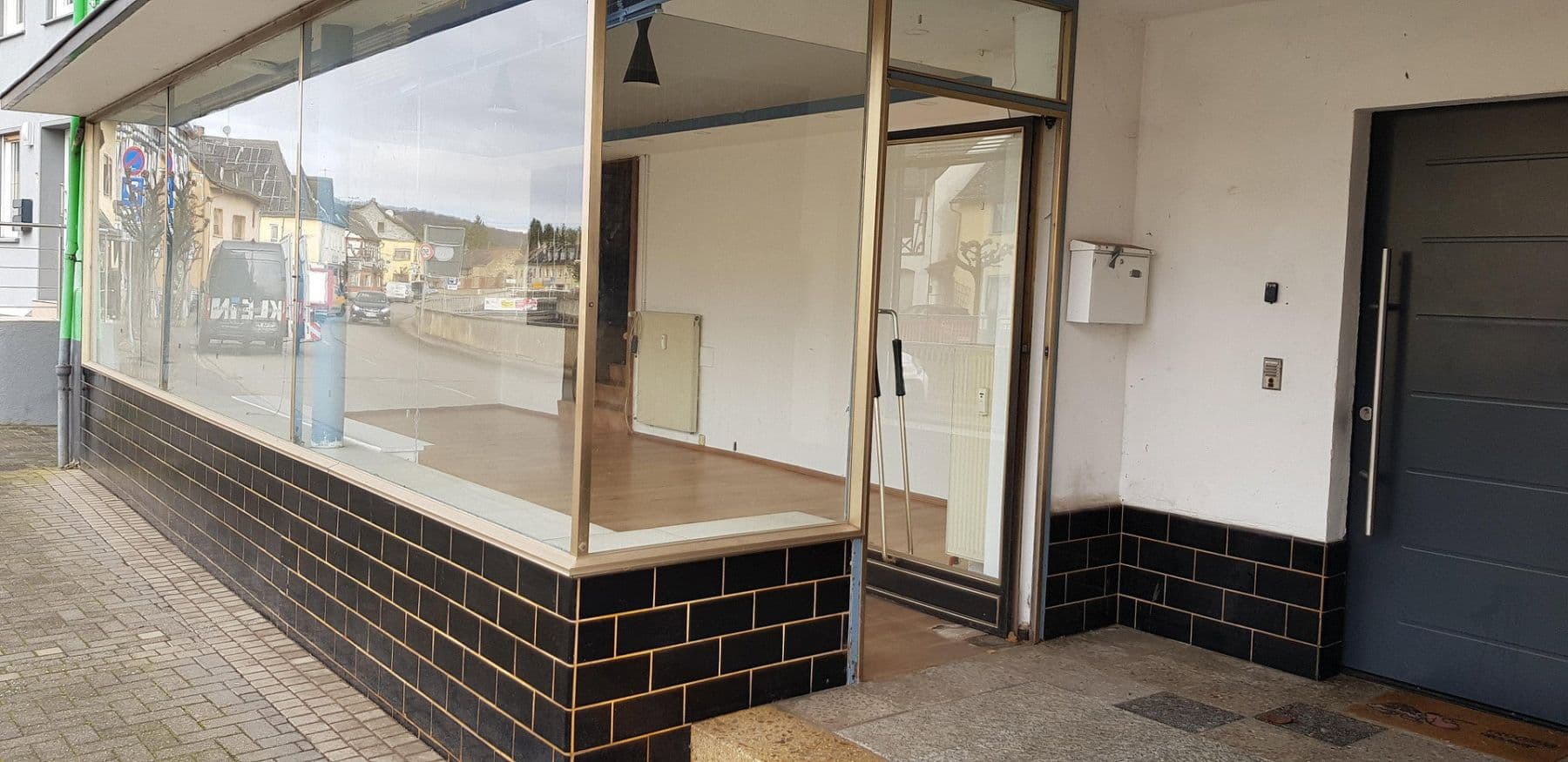 Predaj domu 178 m², pozemek 133 m², Hauptstrasse 39, Miehlen, Porýnie-Falcko Predaj domu 178 m², pozemek 133 m², Hauptstrasse 39, Miehlen, Porýnie-Falcko