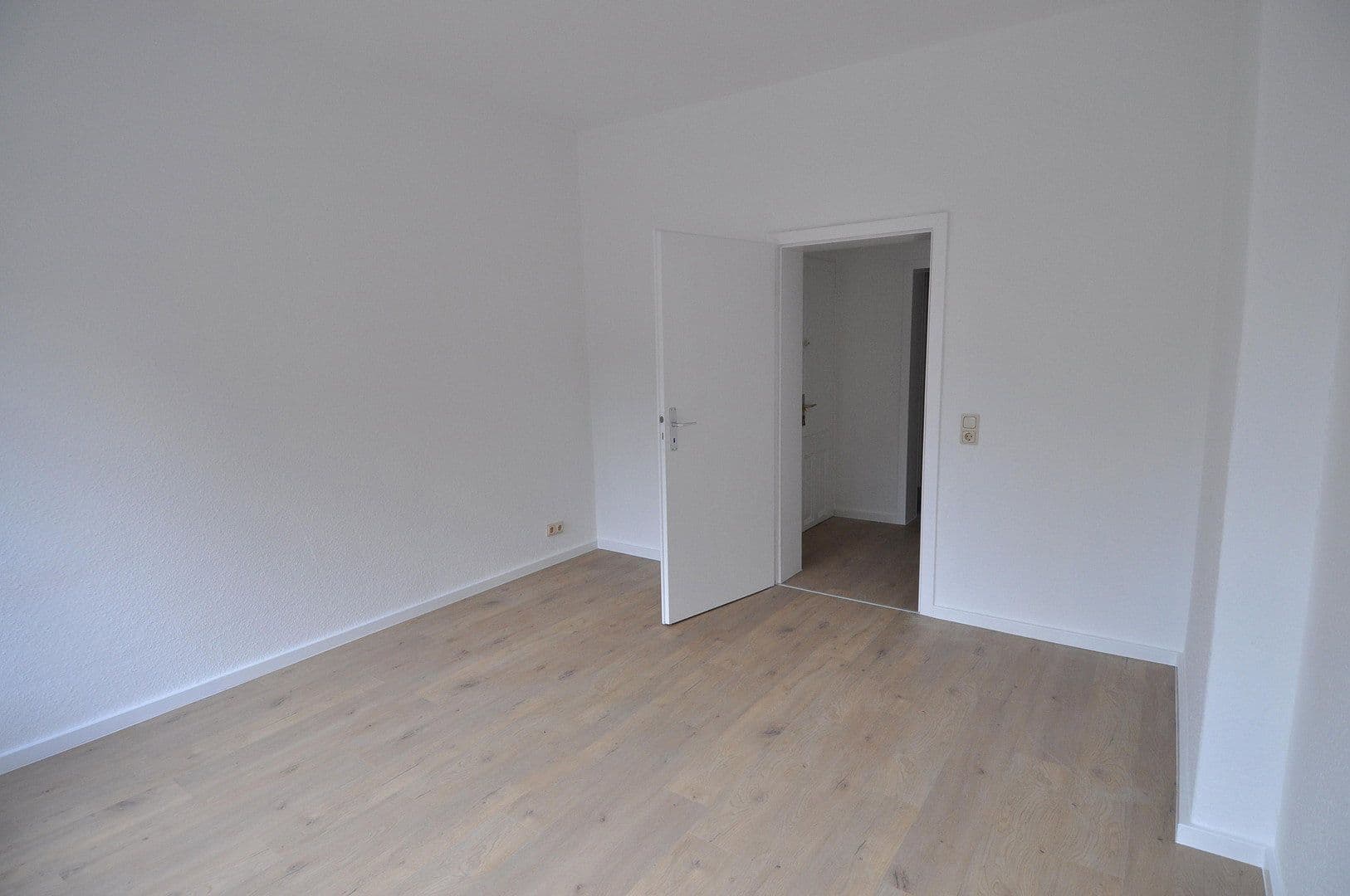 Prenájom bytu 3-izbový 67 m², Podbielskisr. 148, Hannover, Dolné Sasko Prenájom bytu 3-izbový 67 m², Podbielskisr. 148, Hannover, Dolné Sasko