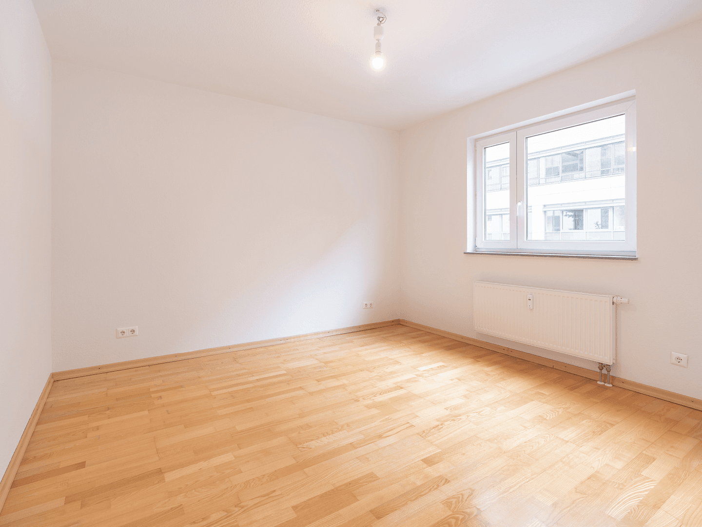 Prenájom bytu 3-izbový 63 m², Stuttgart, Bádensko-Wurttembersko Prenájom bytu 3-izbový 63 m², Stuttgart, Bádensko-Wurttembersko