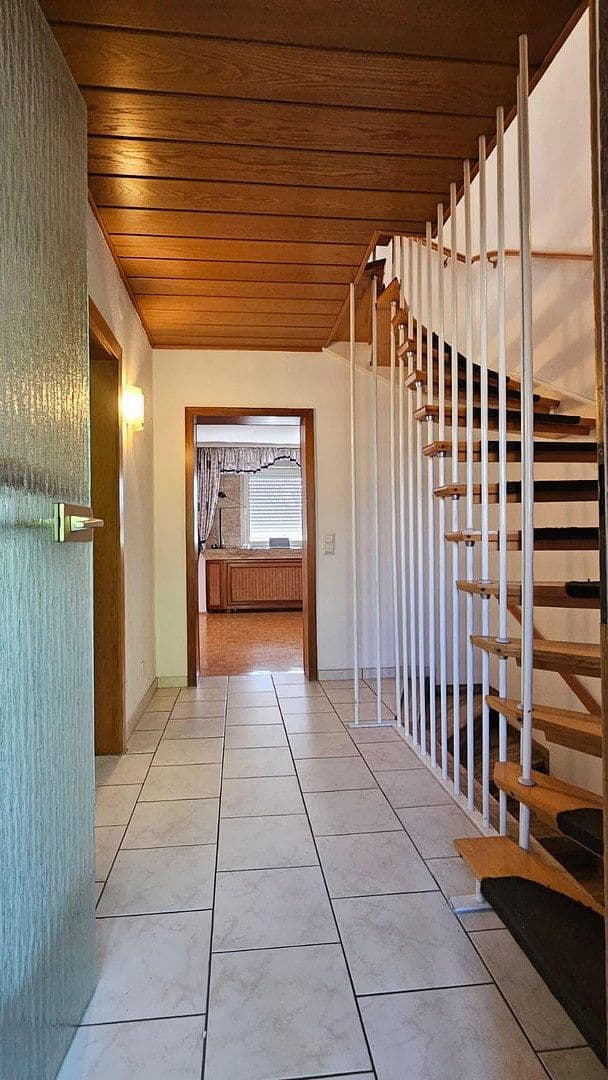 Predaj domu 110 m², pozemek 324 m², Schwalbach am Taunus, Hesensko Predaj domu 110 m², pozemek 324 m², Schwalbach am Taunus, Hesensko