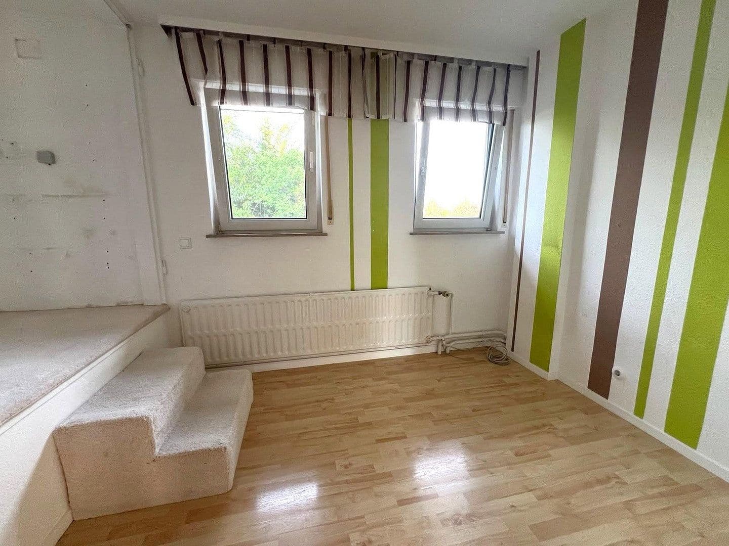 Predaj domu 110 m², pozemek 324 m², Schwalbach am Taunus, Hesensko Predaj domu 110 m², pozemek 324 m², Schwalbach am Taunus, Hesensko