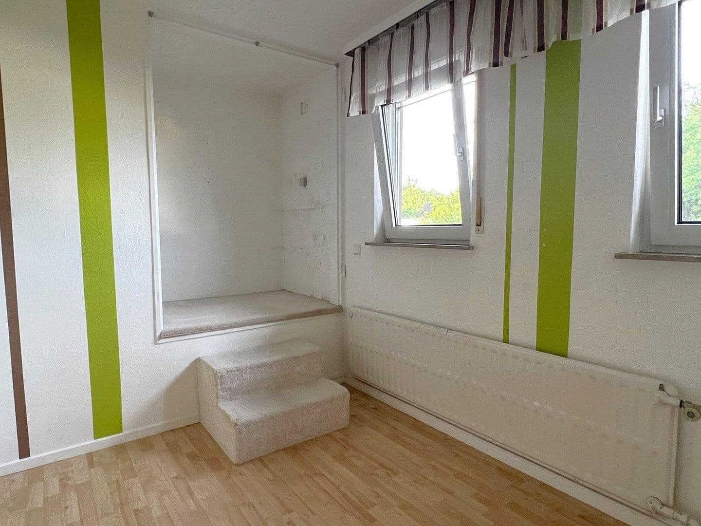 Predaj domu 110 m², pozemek 324 m², Schwalbach am Taunus, Hesensko Predaj domu 110 m², pozemek 324 m², Schwalbach am Taunus, Hesensko