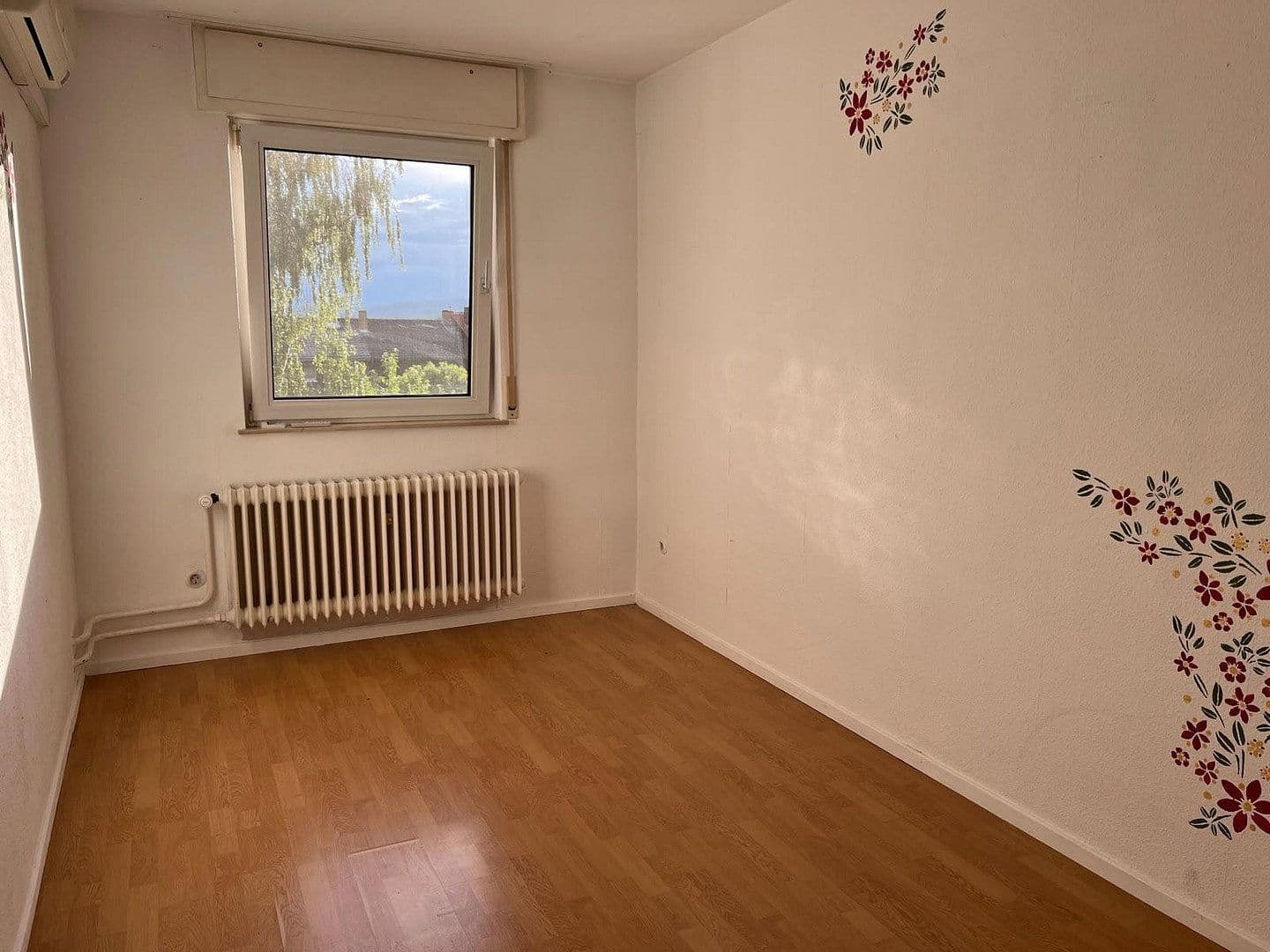 Predaj domu 110 m², pozemek 324 m², Schwalbach am Taunus, Hesensko Predaj domu 110 m², pozemek 324 m², Schwalbach am Taunus, Hesensko
