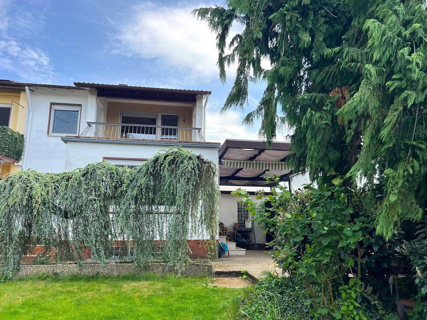 Predaj domu 110 m², pozemek 324 m², Schwalbach am Taunus, Hesensko Predaj domu 110 m², pozemek 324 m², Schwalbach am Taunus, Hesensko