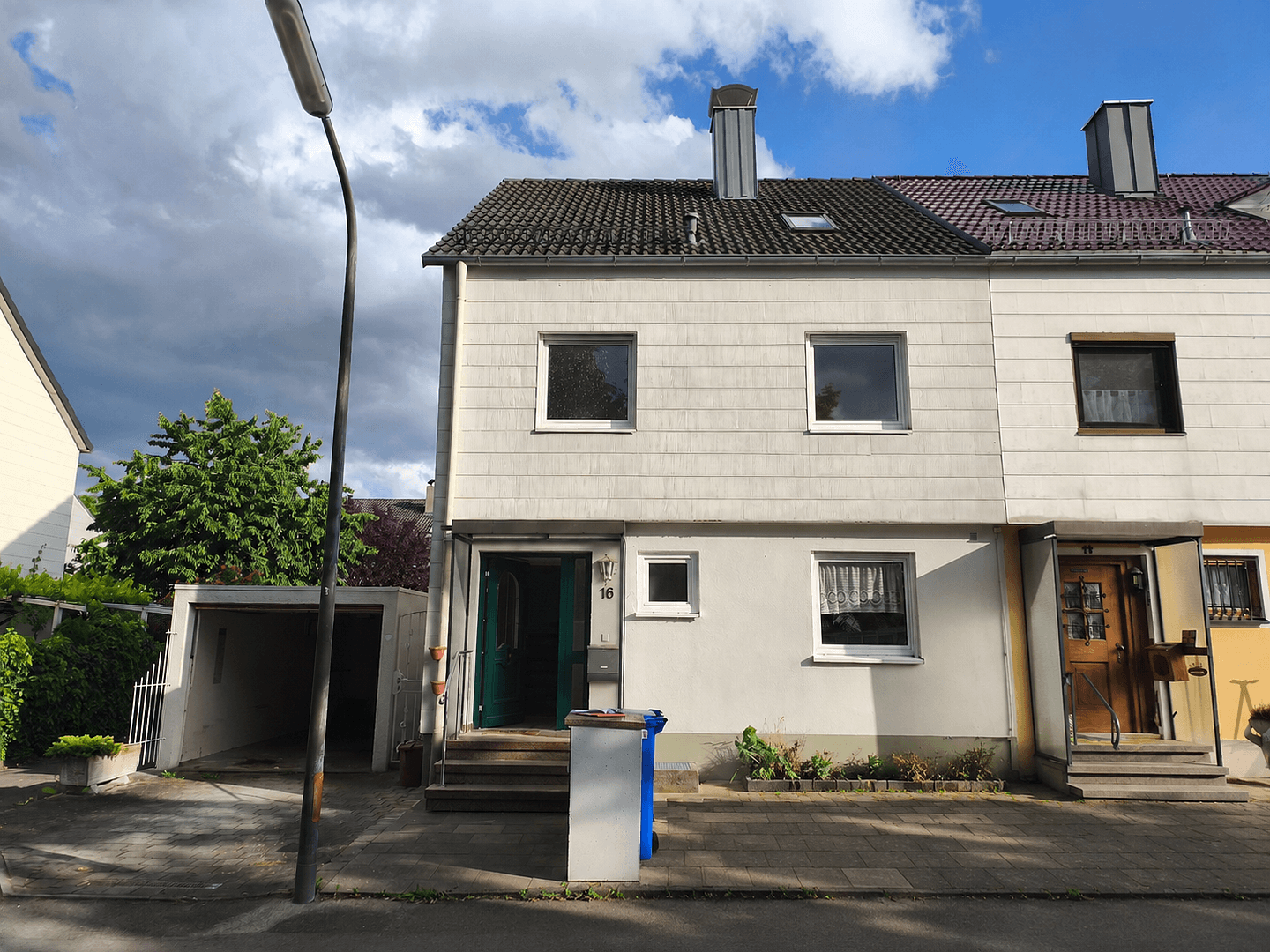Predaj domu 150 m², pozemek 296 m², Neubruchstraße 16, Puchheim, Bavorsko Predaj domu 150 m², pozemek 296 m², Neubruchstraße 16, Puchheim, Bavorsko