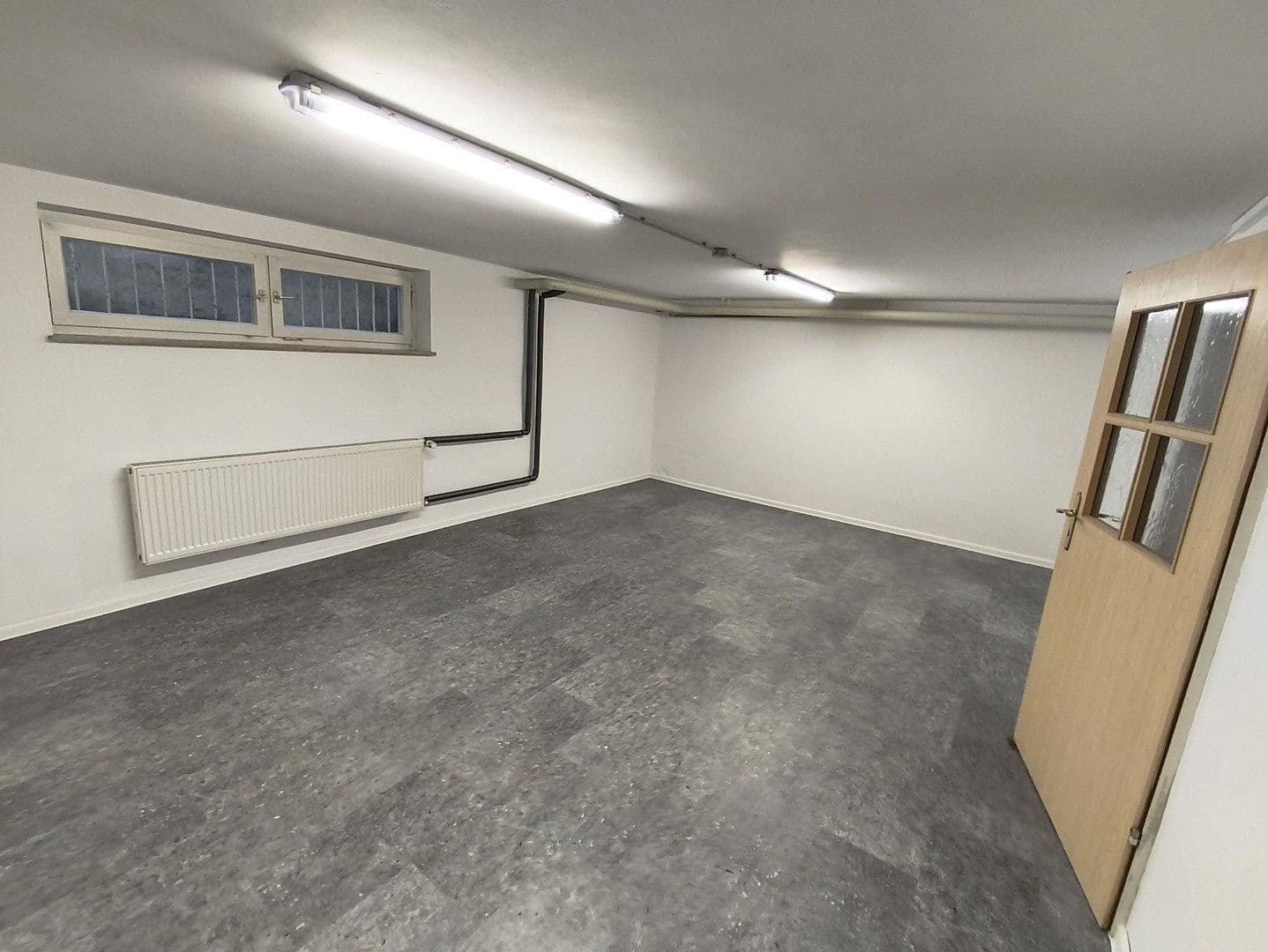 Predaj domu 150 m², pozemek 296 m², Neubruchstraße 16, Puchheim, Bavorsko Predaj domu 150 m², pozemek 296 m², Neubruchstraße 16, Puchheim, Bavorsko