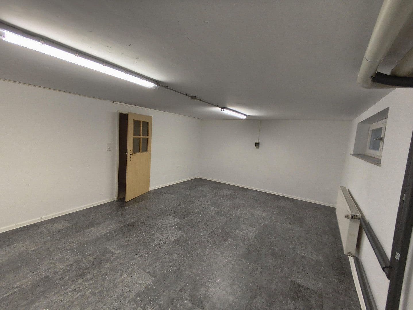 Predaj domu 150 m², pozemek 296 m², Neubruchstraße 16, Puchheim, Bavorsko Predaj domu 150 m², pozemek 296 m², Neubruchstraße 16, Puchheim, Bavorsko