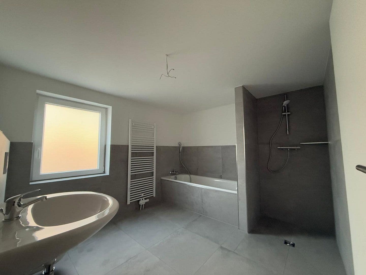 Prenájom bytu 3-izbový 100 m², Waller Straße 52, Winsen (Aller), Dolné Sasko Prenájom bytu 3-izbový 100 m², Waller Straße 52, Winsen (Aller), Dolné Sasko