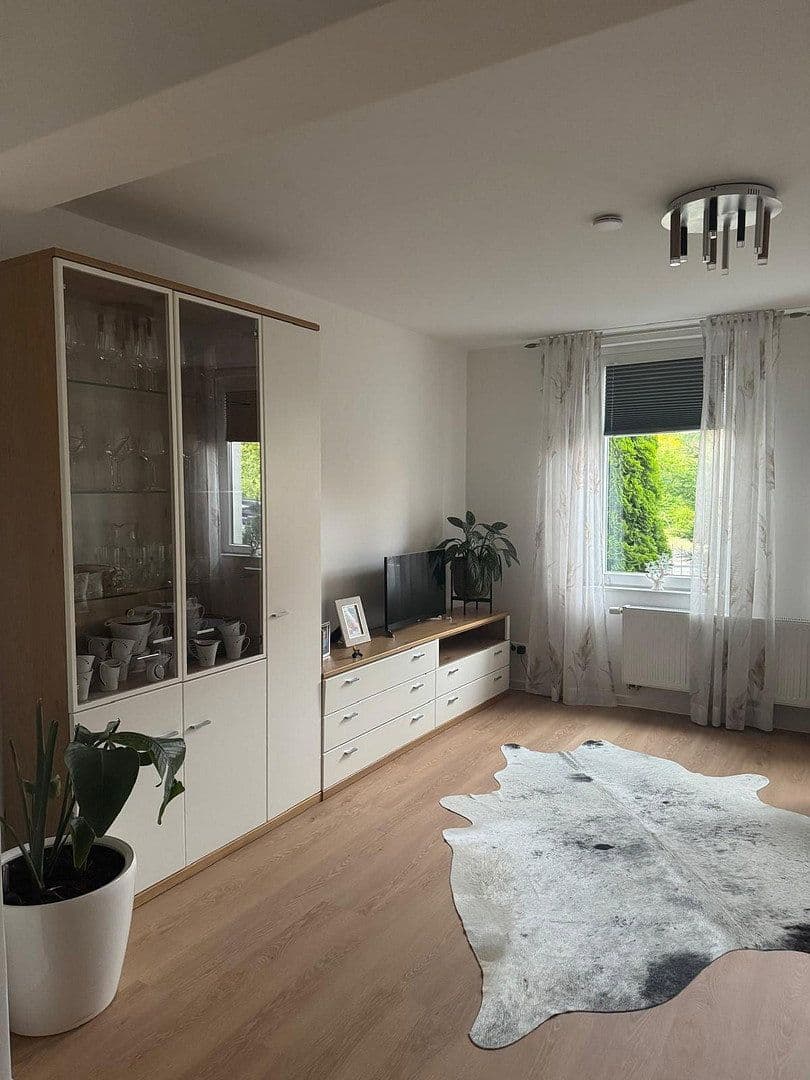 Prenájom bytu 3-izbový 100 m², Waller Straße 52, Winsen (Aller), Dolné Sasko Prenájom bytu 3-izbový 100 m², Waller Straße 52, Winsen (Aller), Dolné Sasko