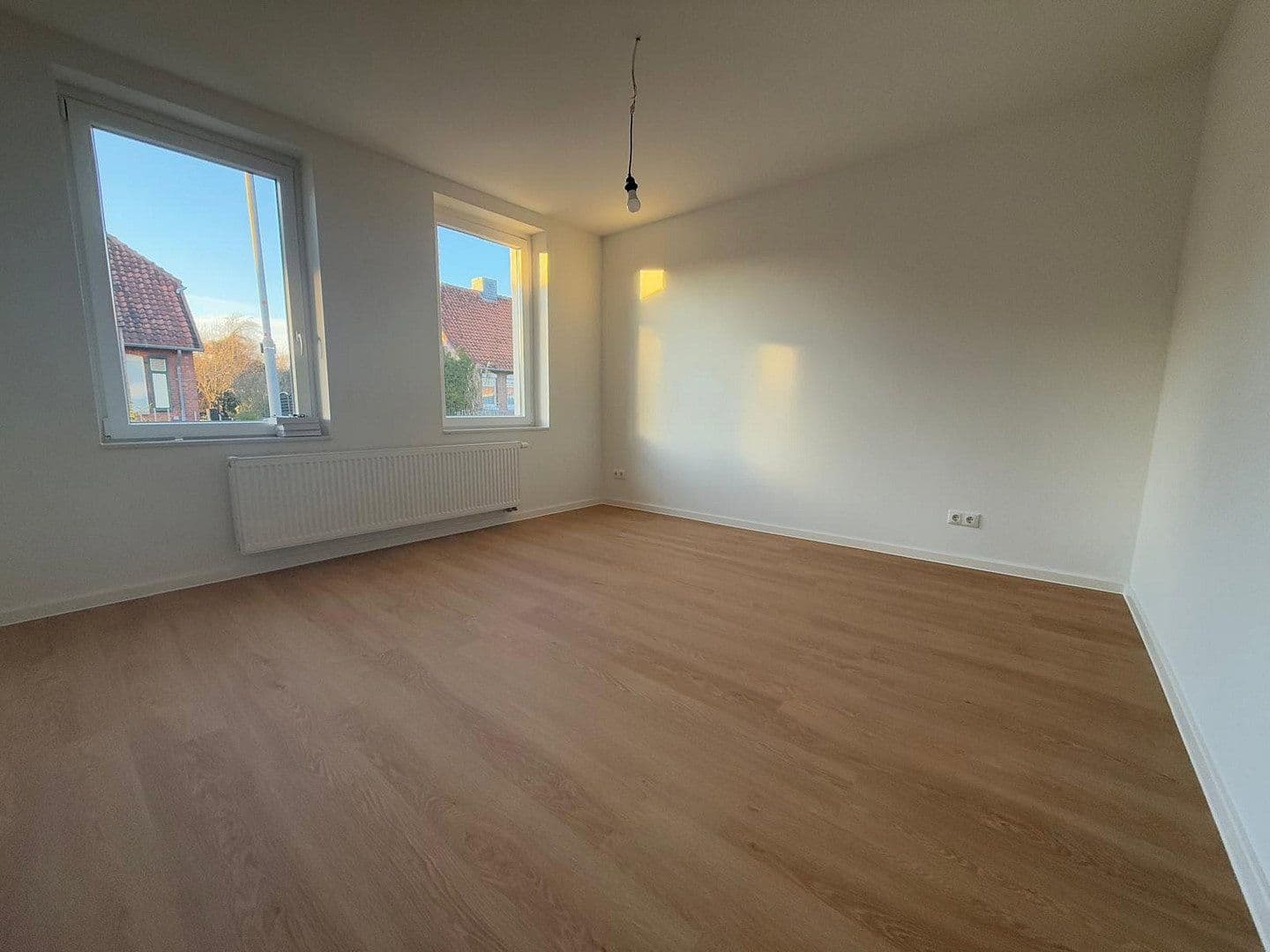 Prenájom bytu 3-izbový 100 m², Waller Straße 52, Winsen (Aller), Dolné Sasko Prenájom bytu 3-izbový 100 m², Waller Straße 52, Winsen (Aller), Dolné Sasko