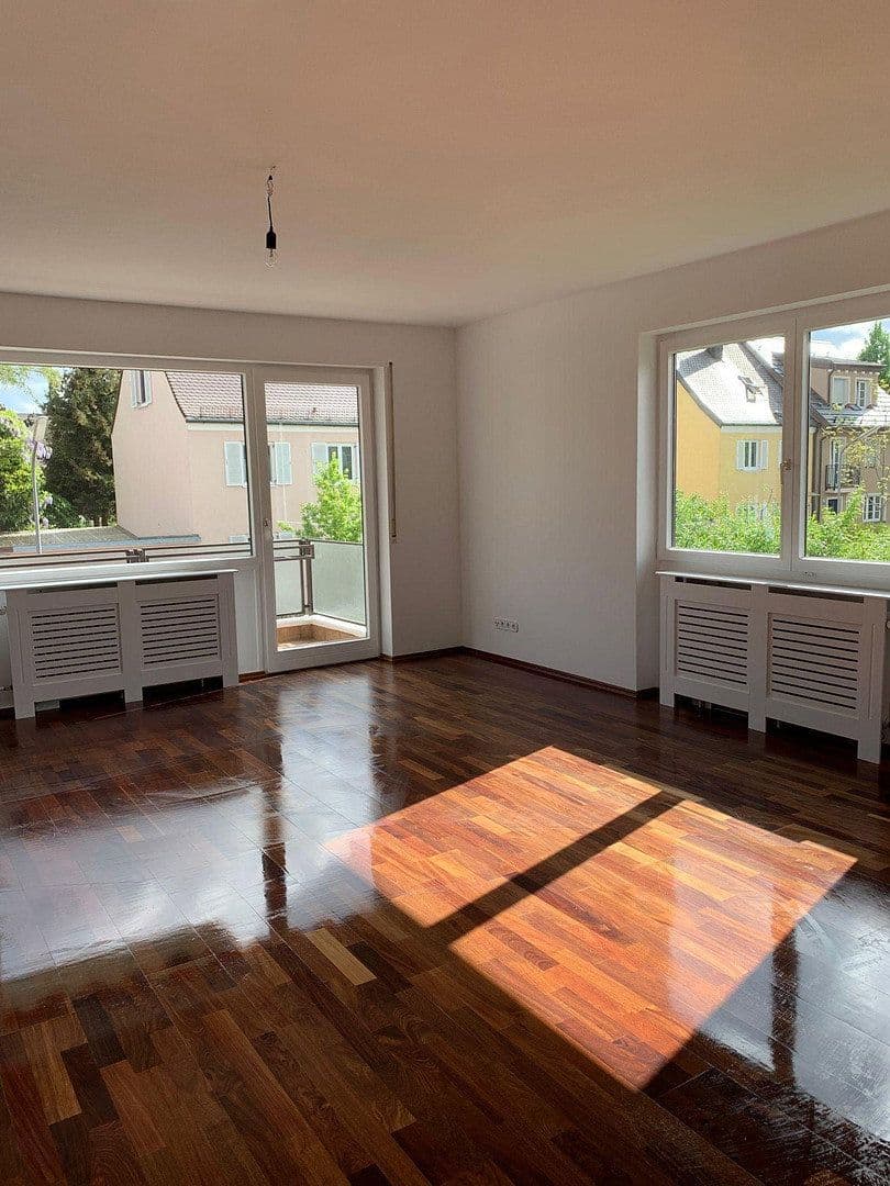 Predaj bytu 3-izbový 112 m², Camerloherstr. 124, München, Bavorsko Predaj bytu 3-izbový 112 m², Camerloherstr. 124, München, Bavorsko