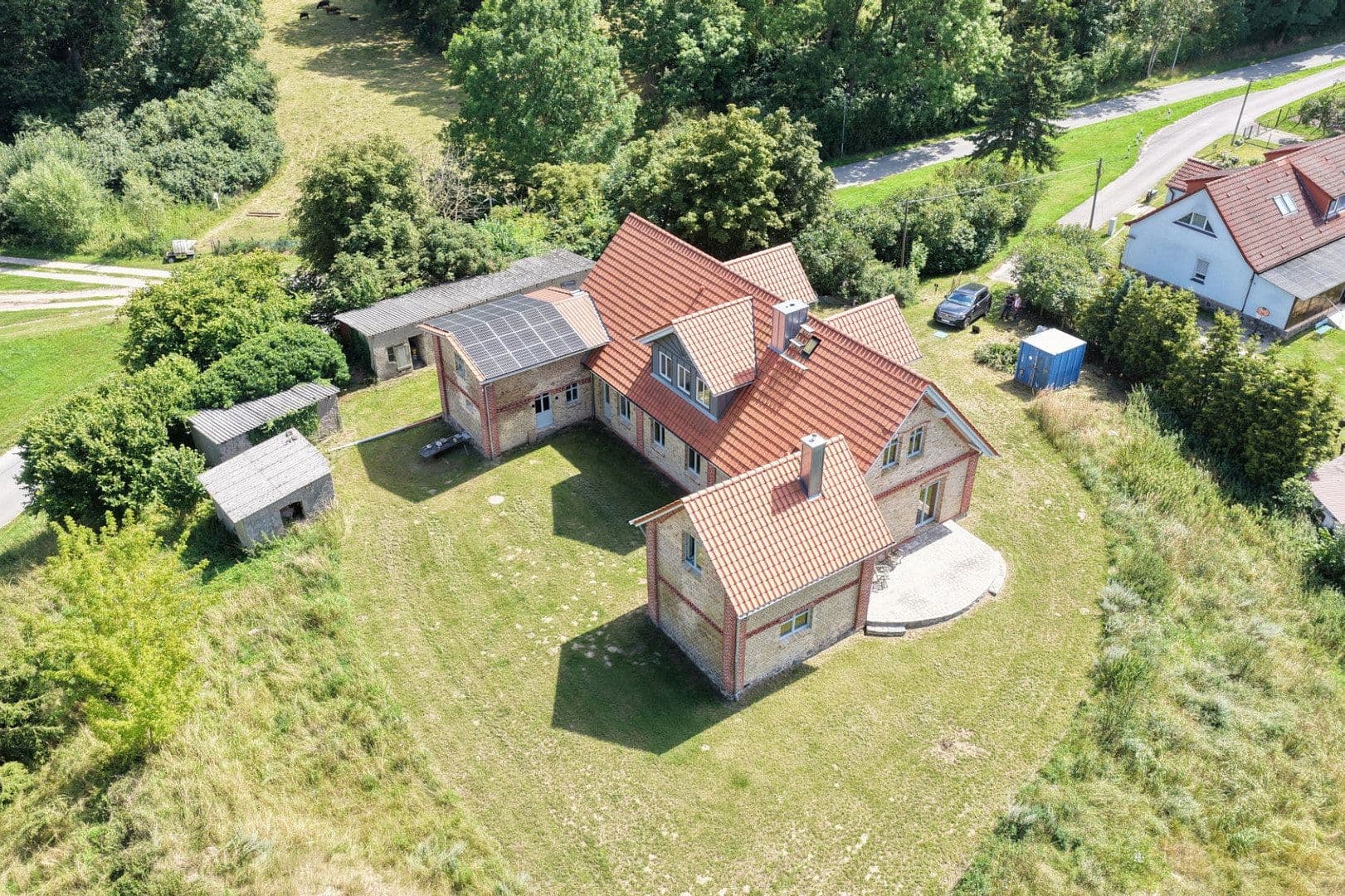 Predaj domu 275 m², pozemok 9.845 m², Behren-Lübchin, Meklenbursko-Predpomoransko Predaj domu 275 m², pozemok 9.845 m², Behren-Lübchin, Meklenbursko-Predpomoransko
