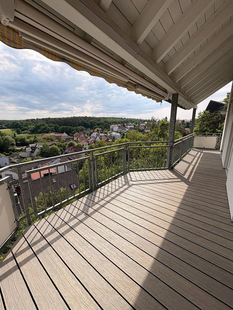 Prenájom bytu 4-izbový 134 m², Würzburg Oberdürrbach, Bavorsko Prenájom bytu 4-izbový 134 m², Würzburg Oberdürrbach, Bavorsko