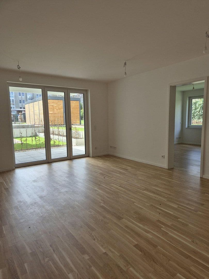 Prenájom bytu 3-izbový 77 m², Schillerstr. 21, Berlin, Berlín Prenájom bytu 3-izbový 77 m², Schillerstr. 21, Berlin, Berlín