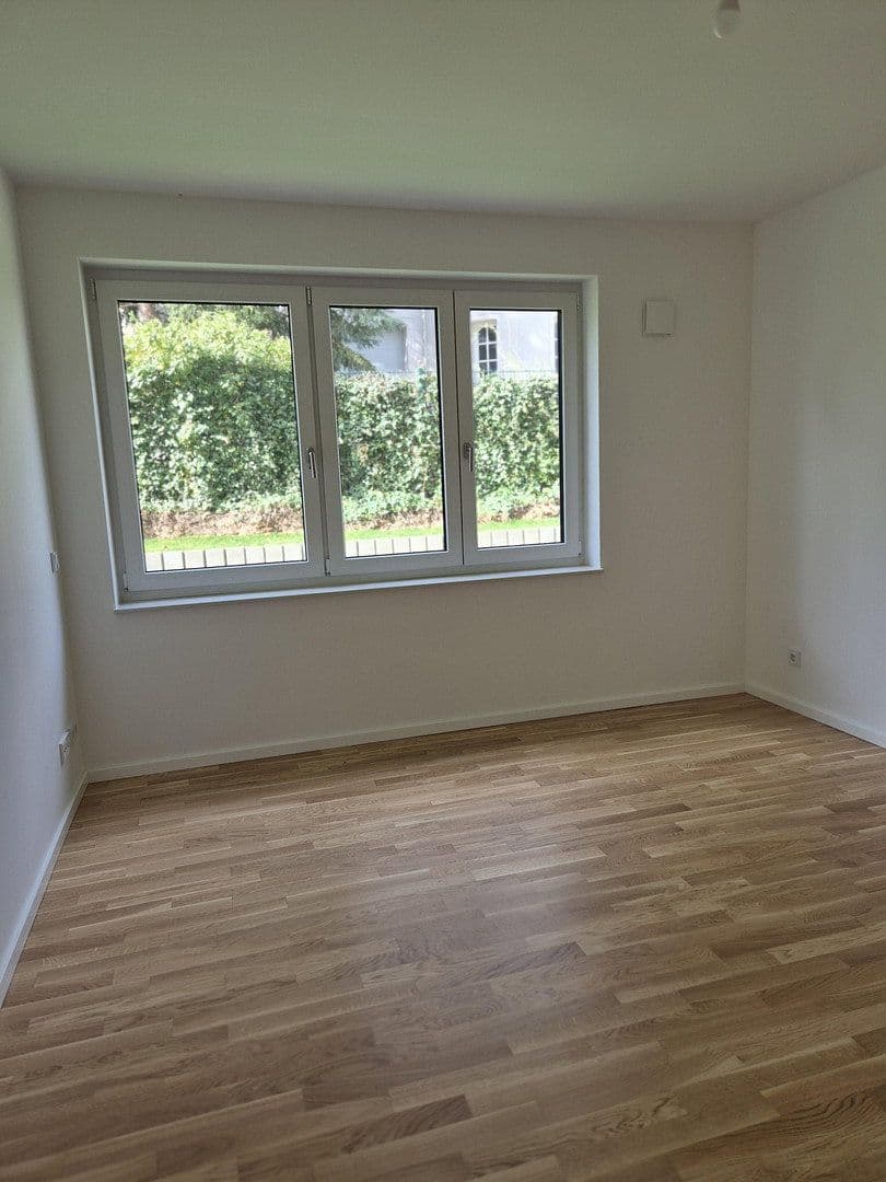 Prenájom bytu 3-izbový 77 m², Schillerstr. 21, Berlin, Berlín Prenájom bytu 3-izbový 77 m², Schillerstr. 21, Berlin, Berlín