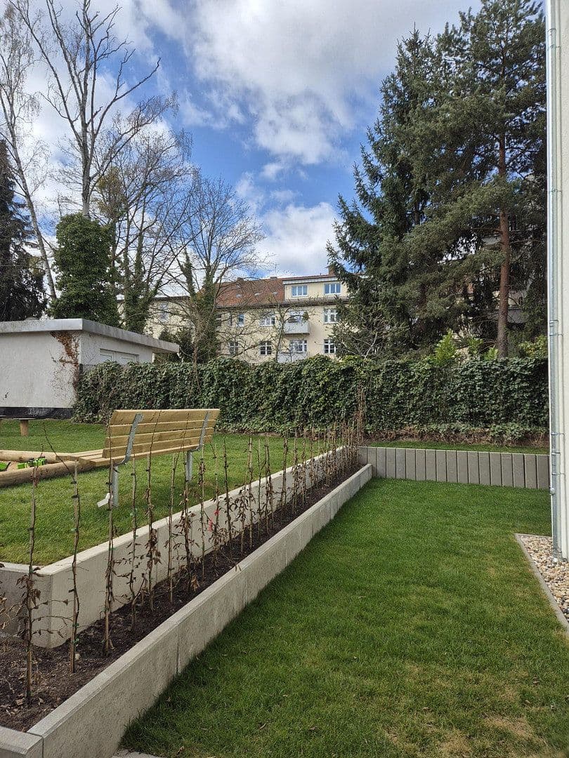 Prenájom bytu 3-izbový 77 m², Schillerstr. 21, Berlin, Berlín Prenájom bytu 3-izbový 77 m², Schillerstr. 21, Berlin, Berlín