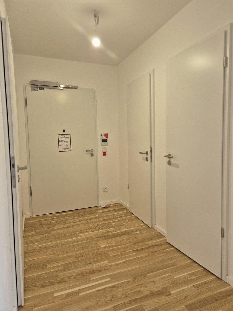 Prenájom bytu 3-izbový 77 m², Schillerstr. 21, Berlin, Berlín Prenájom bytu 3-izbový 77 m², Schillerstr. 21, Berlin, Berlín