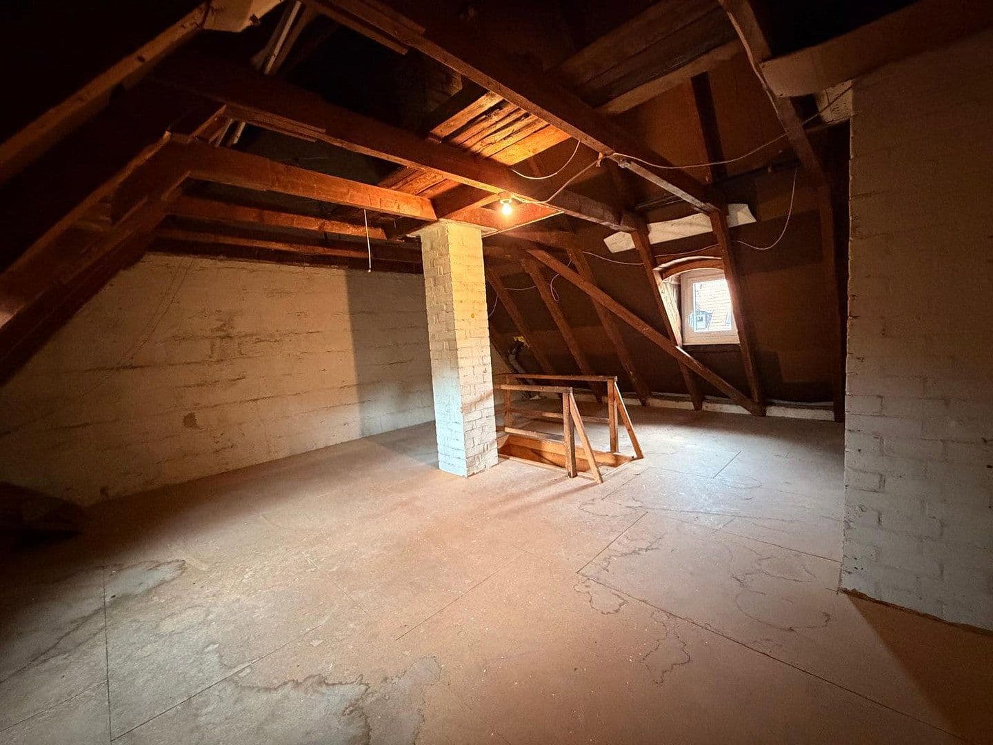 Predaj domu 87 m², pozemek 295 m², Goslar, Dolné Sasko Predaj domu 87 m², pozemek 295 m², Goslar, Dolné Sasko